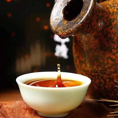 學(xué)習(xí)小作坊生產(chǎn)白酒和酒廠生產(chǎn)白酒的區(qū)別？